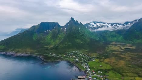 Mefjordvar,-Isla-Senja.-Hermosa-Naturaleza-Noruega-Paisaje-Natural-Mefjord.